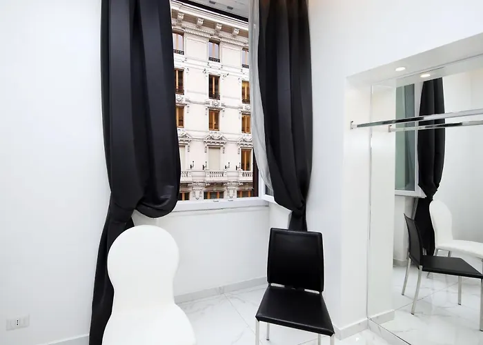 La Maisonnette Tritone Trevi Rzym