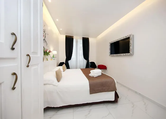 La Maisonnette Tritone Trevi Apartament