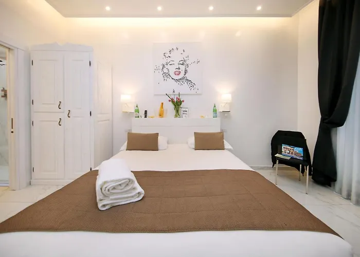 La Maisonnette Tritone Trevi Apartament *
