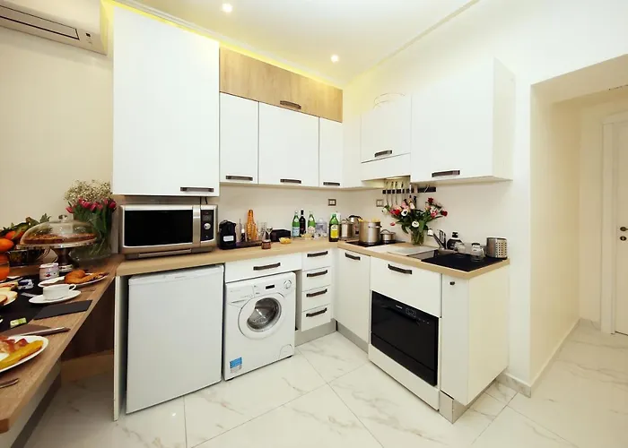 La Maisonnette Tritone Trevi Apartament *
